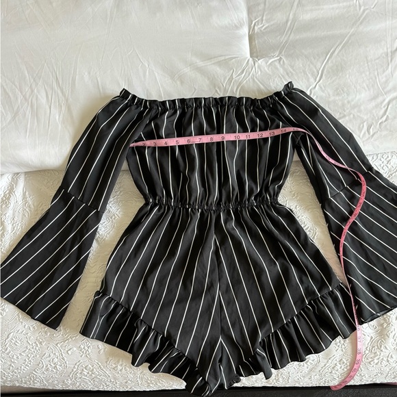 Emery Rose Black Romper - Picture 2 of 5